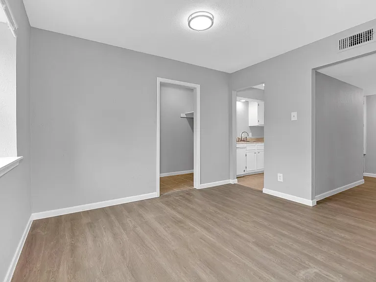 521 Spring Dr #3 — Photo 5