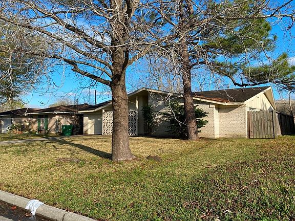 2nd image of 11115 Glenhollow Dr