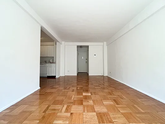 Rented by Metropolitan Property Group | media 3