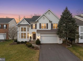 5870 Linden Creek Ct, Centreville, VA 20120