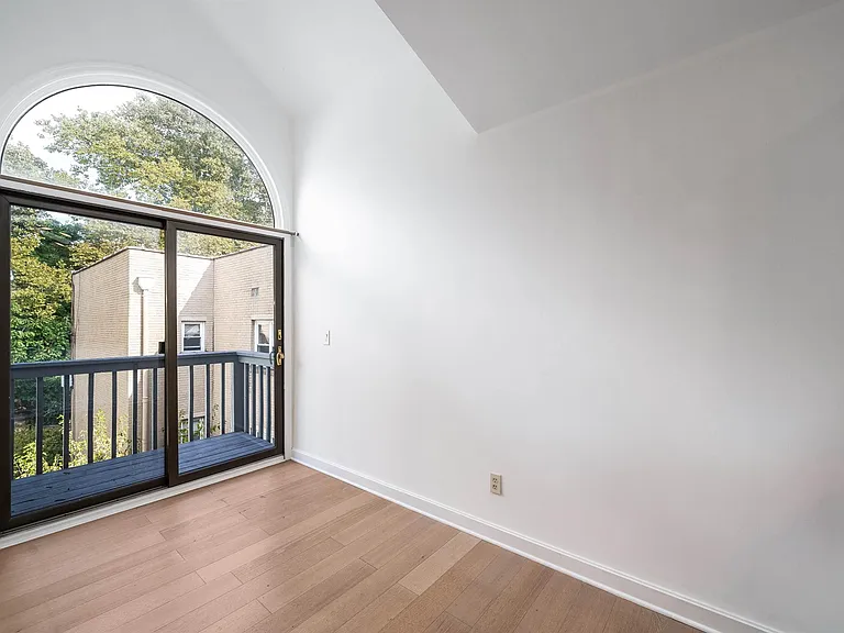 79 Sherman Pl #2 — Photo 23