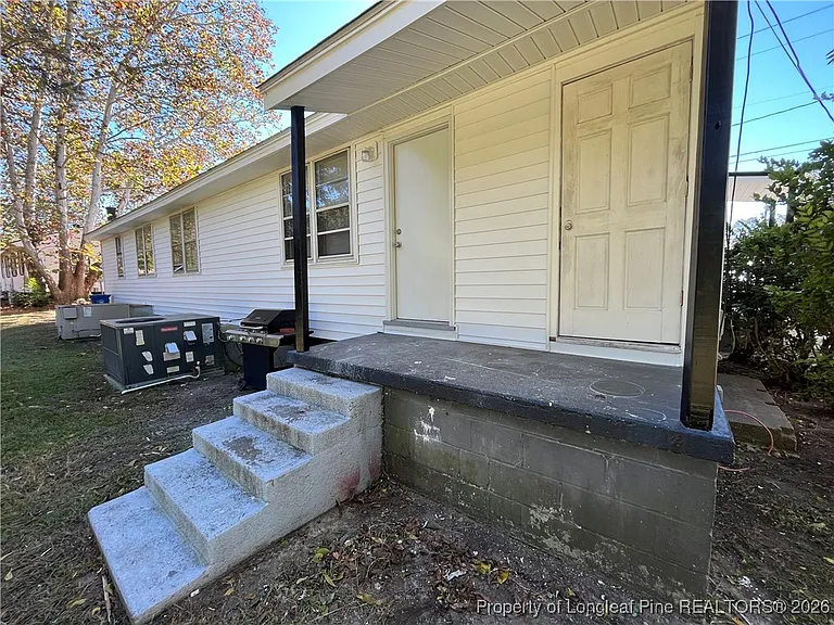 2110B Rogers Dr — Photo 2