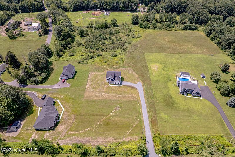 2nd image of 231 Mammoth Spring Road