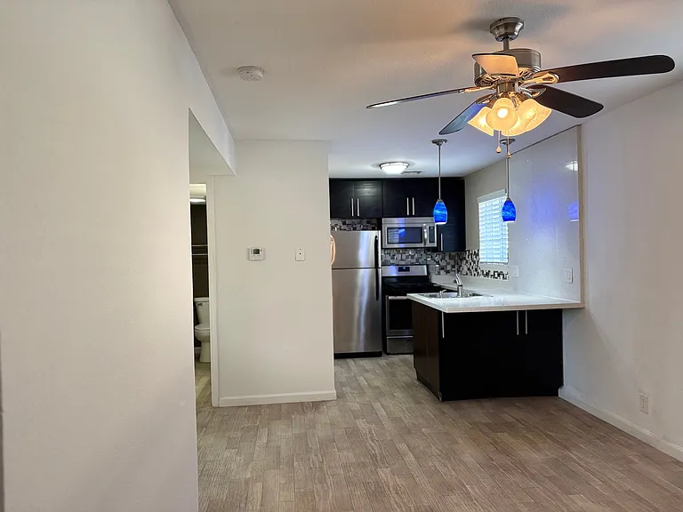 109 E Quincy St #1 — Photo 14