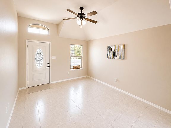 4th image of 4402 Peacock St