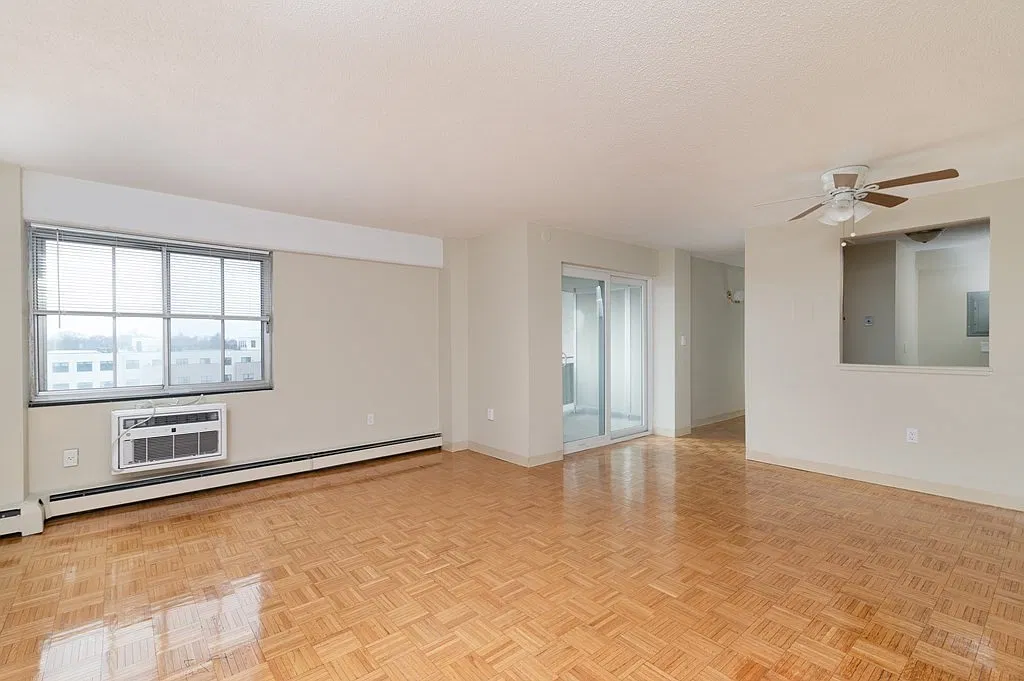 2 bed, 1.0 bath, 940 sqft, $2,500 — Photo 3