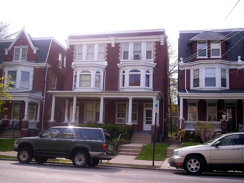 346 College Ave