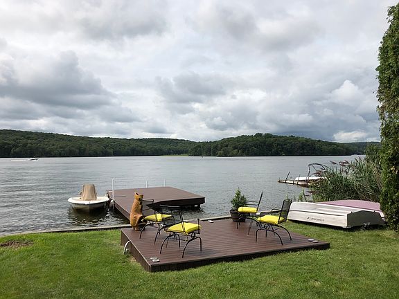 Main Lake, sandy bottom!