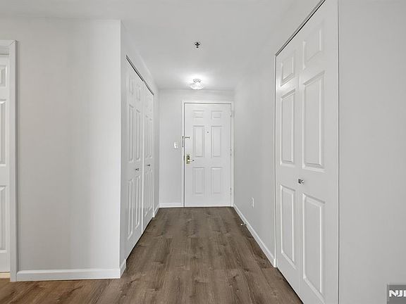 4th image of 100 Old Palisade Rd APT 2209