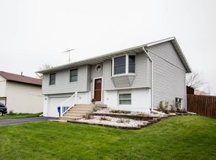 20751 S Acorn Ridge Dr, Frankfort, IL 60423