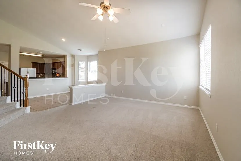 4 bed, 2.5 bath, 2277 sqft, $2,445 — Photo 2
