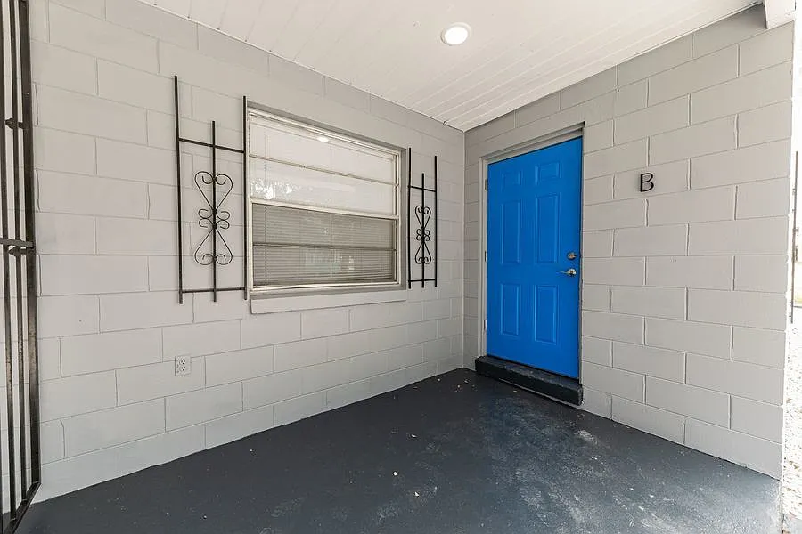 Building Photo - 430 Avenue B NE #B