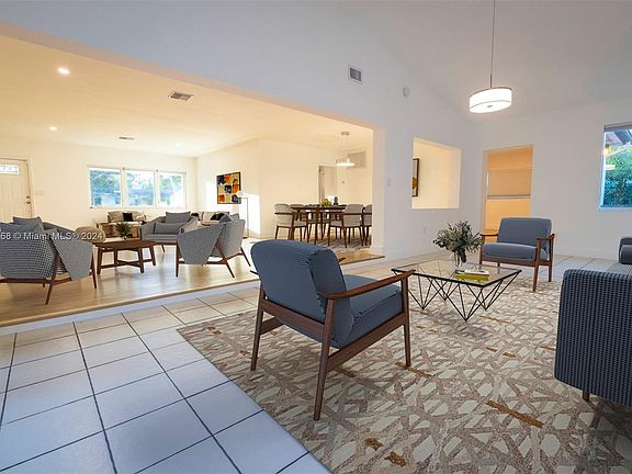 3rd image of 6821 Capilla St