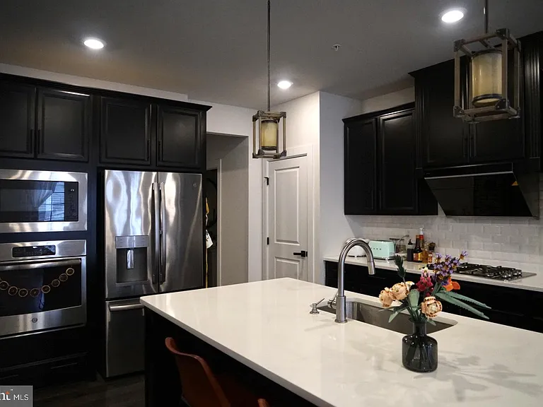 730 Quarry Point Rd — Photo 6