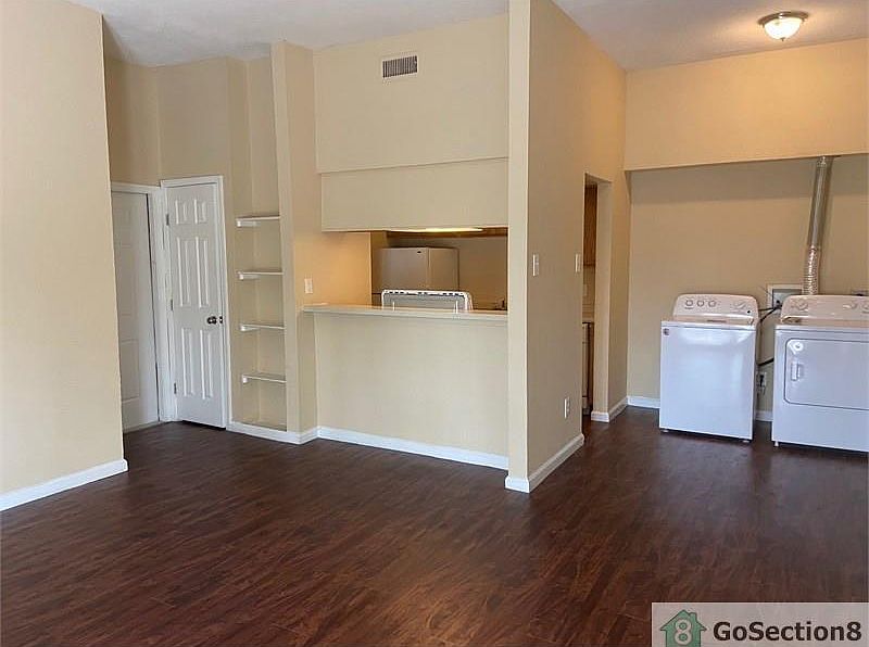 2nd image of 114 N 8th St