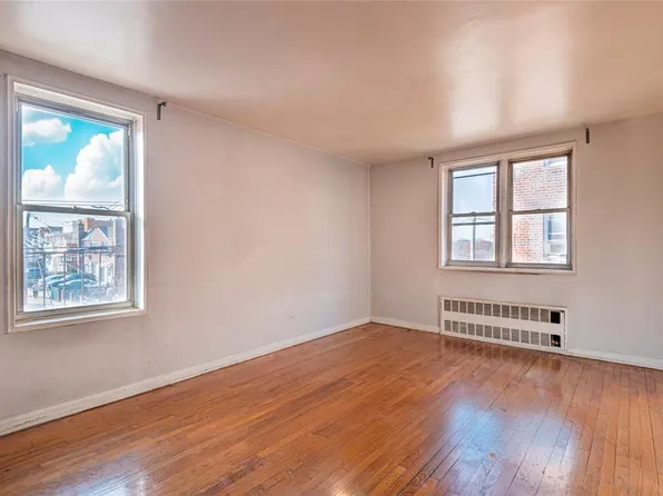 133-01 Booth Memorial Avenue image 16 of 20