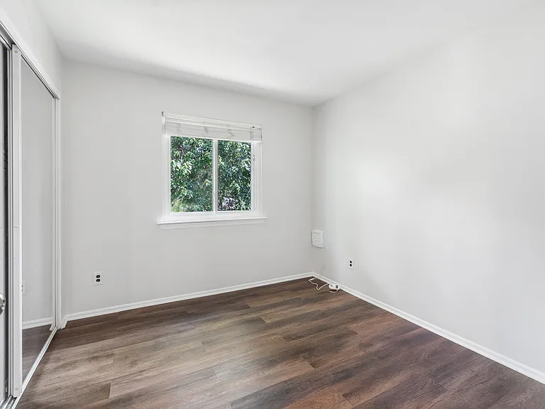 30 Bolton Ct — Photo 17