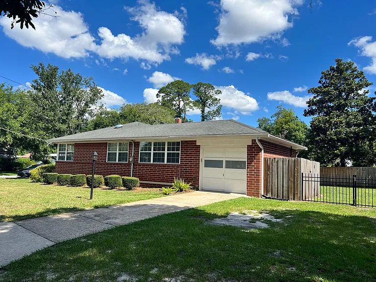 1377 Tiber Ave — Photo 3