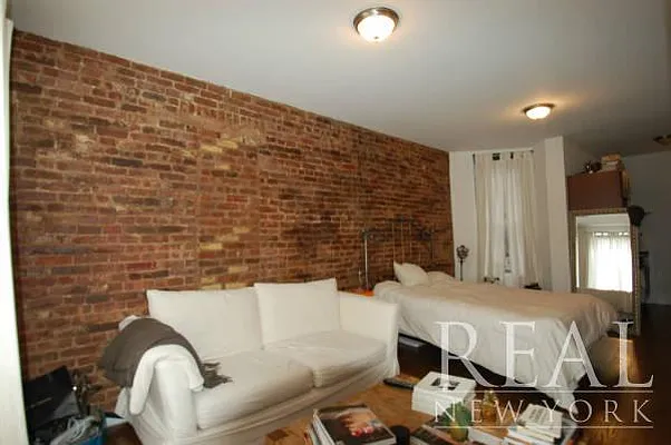 Rented by REAL New York | media 44