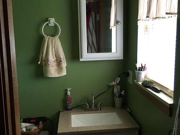 2nd image of 1017 Lincoln St