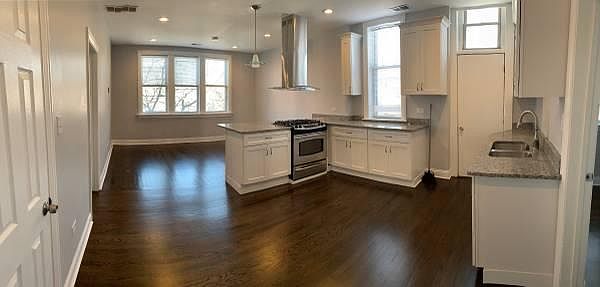 1st image of 1801 W 17th St #2