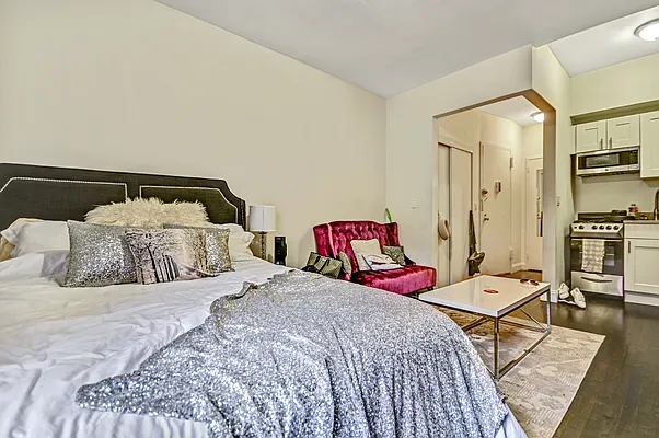 Rented by Compass | media 3