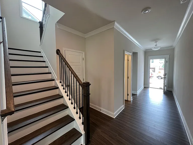 1592 Dover Creek Ln — Photo 9