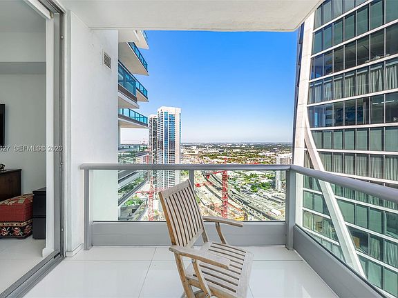2nd image of 900 Biscayne Blvd APT 5310