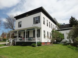 43 Stowe St, Waterbury, VT 05676
