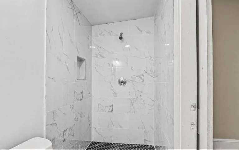 684 S Elizabeth Pl NW — Photo 9