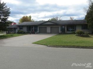 203 Hillcrest Dr, Marion, WI 54950