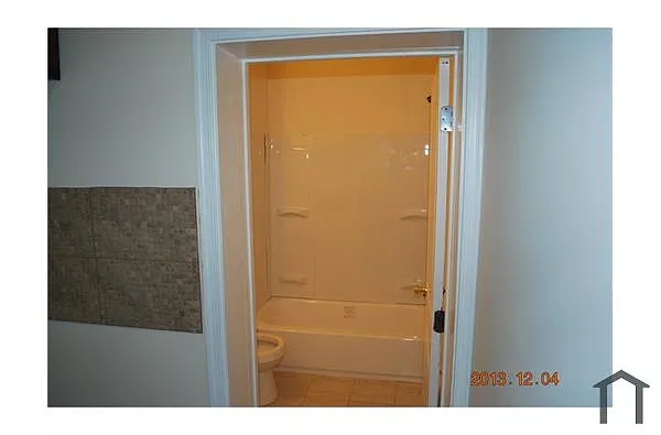 Building Photo - 163 E Herman St #2