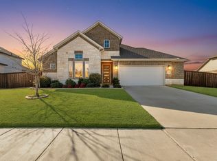 5909 Enclave Dr, Sachse, TX 75048