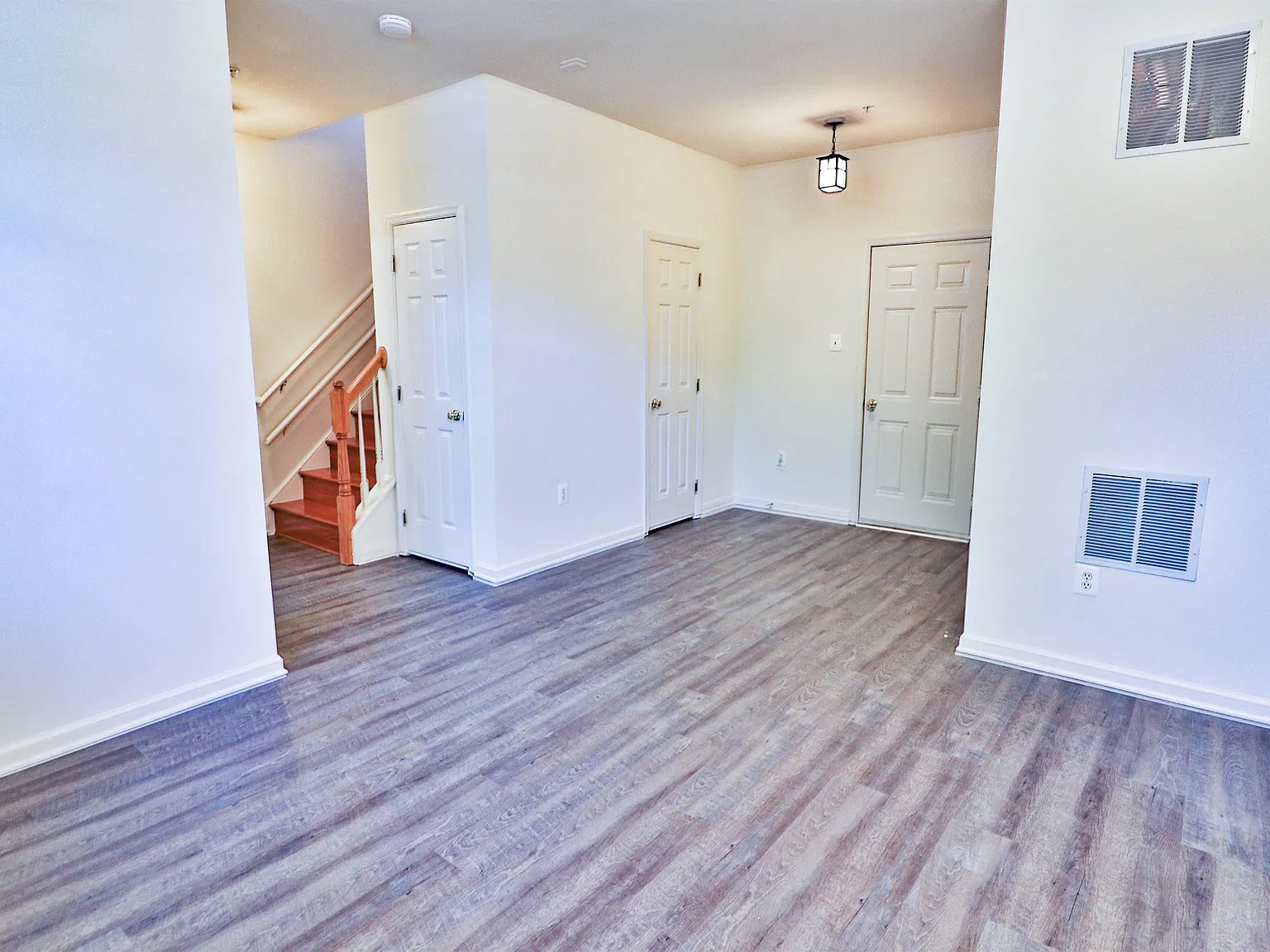 526 Redland Blvd, Rockville MD 20850 - 1 — Photo 2