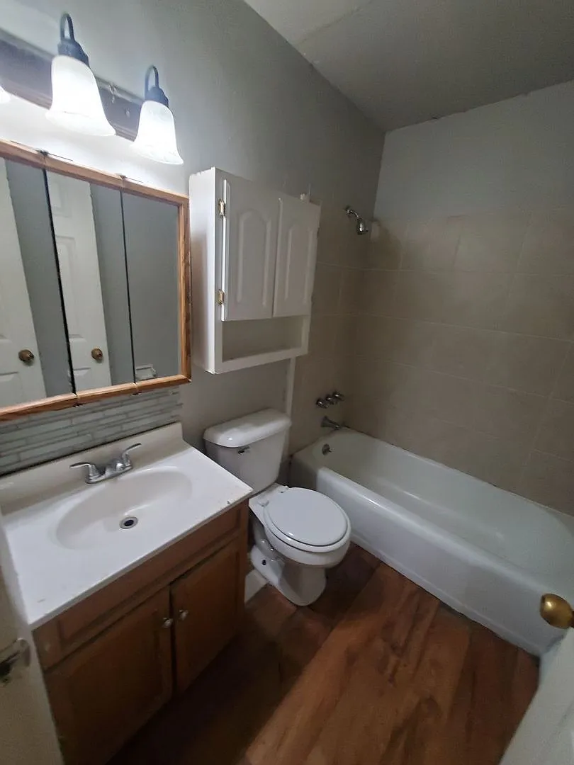 2517 W National Ave. (12 unit) — Photo 2