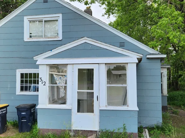 312 W McLeod Ave, Ironwood, MI 49938