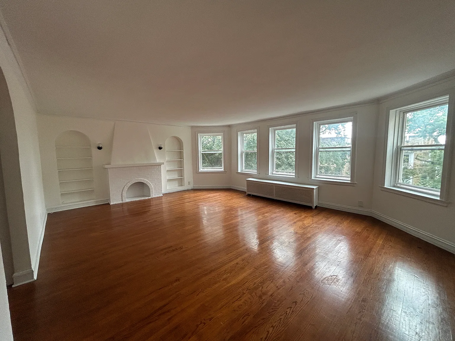 3 bed, 1600 sqft, $2,595 — Photo 3