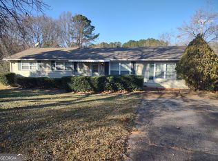 155 Club Dr, Locust Grove, GA 30248