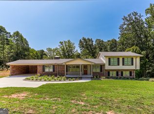 1046 Talmadge Dr, Toccoa, GA 30577