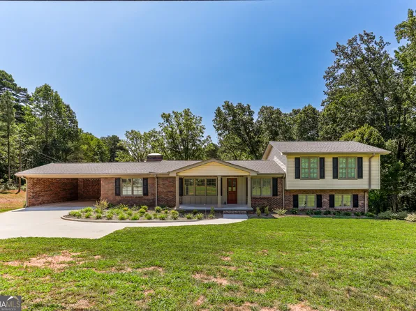1046 Talmadge Dr, Toccoa, GA 30577
