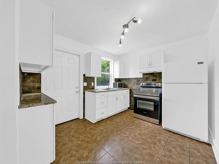 973 Pelissier St — Photo 7