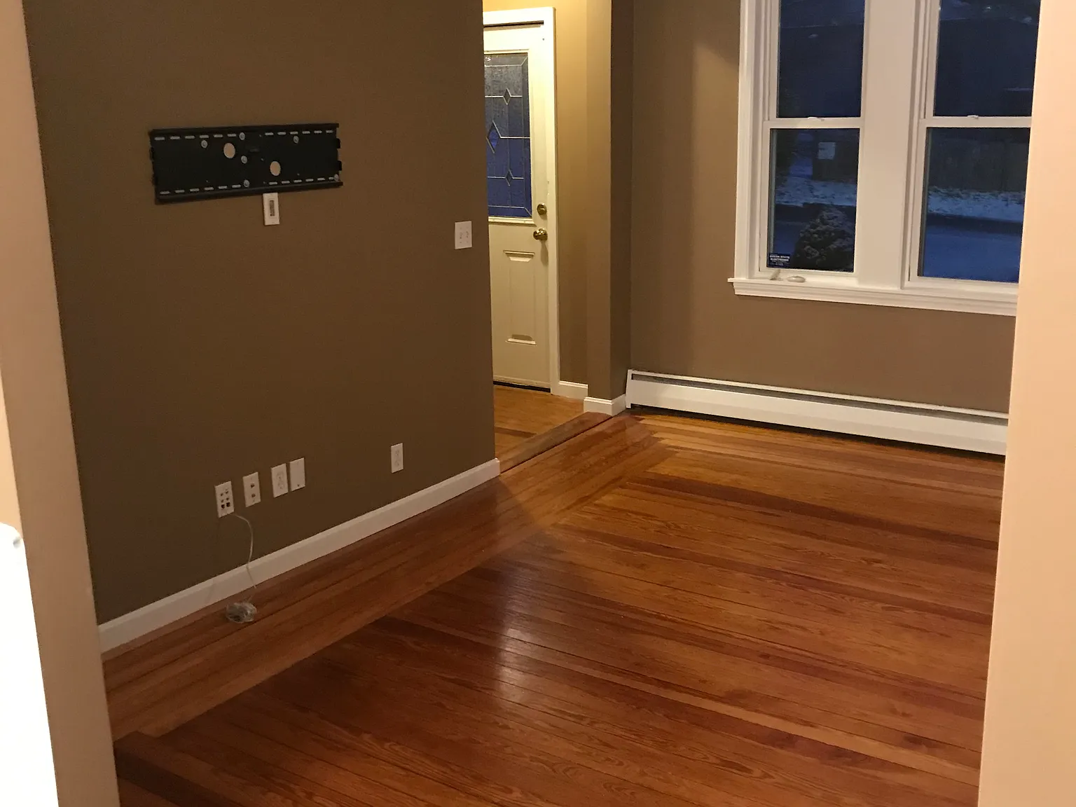 2 bed, 900 sqft, $1,900 — Photo 3