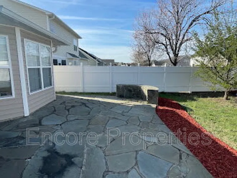 1240 Chimney Swift Dr — Photo 5