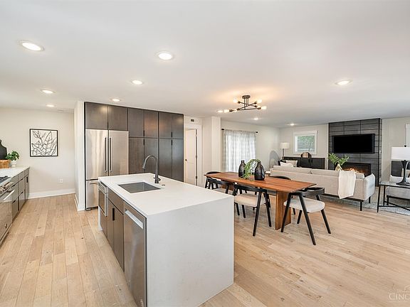 2nd image of 879 Zan Ct