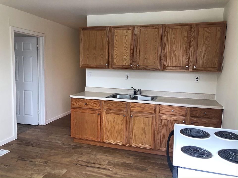 1st image of 76 W McKinley St