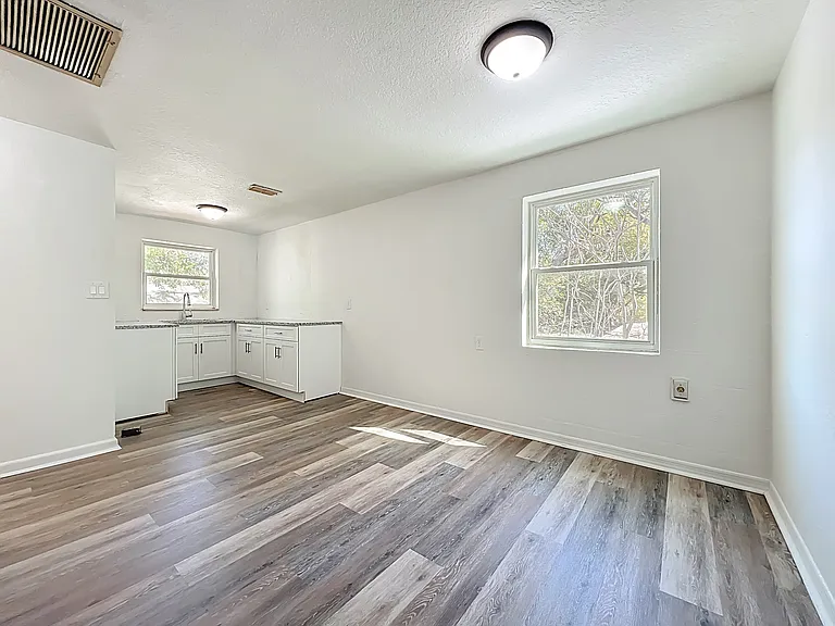 1305 S Dewey St #1 — Photo 11