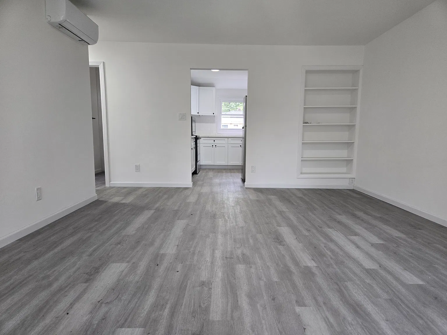 2 bed, 1000 sqft, $2,300 — Photo 4