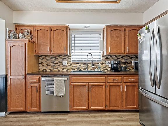 3rd image of 1109 SW Breckenridge Ct