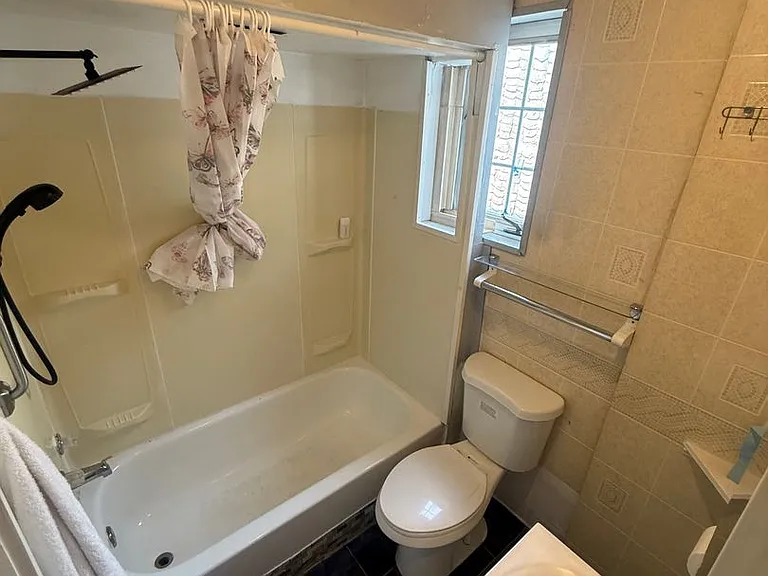 824 Winton St — Photo 14