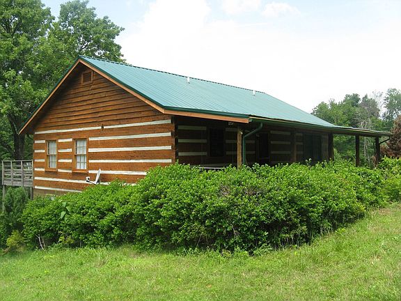 Log cabin side view